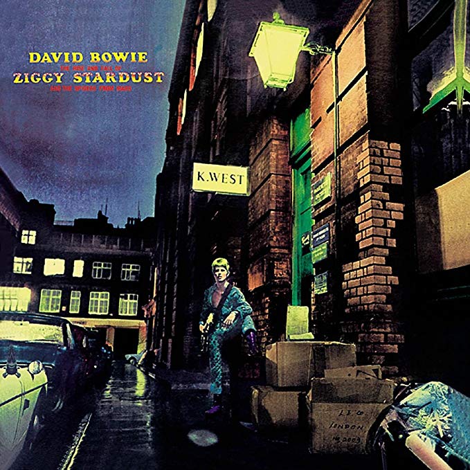 Foto da capa do álbum The Rise and Fall of Ziggy Stardust and the Spiders from Mars do cantor David Bowie