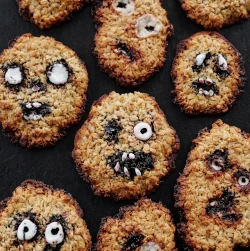 Biscoitos de aveia decorados de zumbi